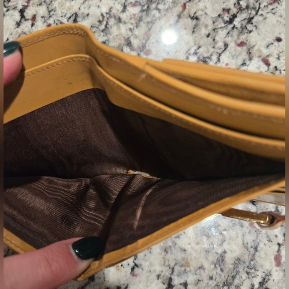 Gucci Jackie Bifold Brown Wallet With Gold Hardware - Picture 9 of 14